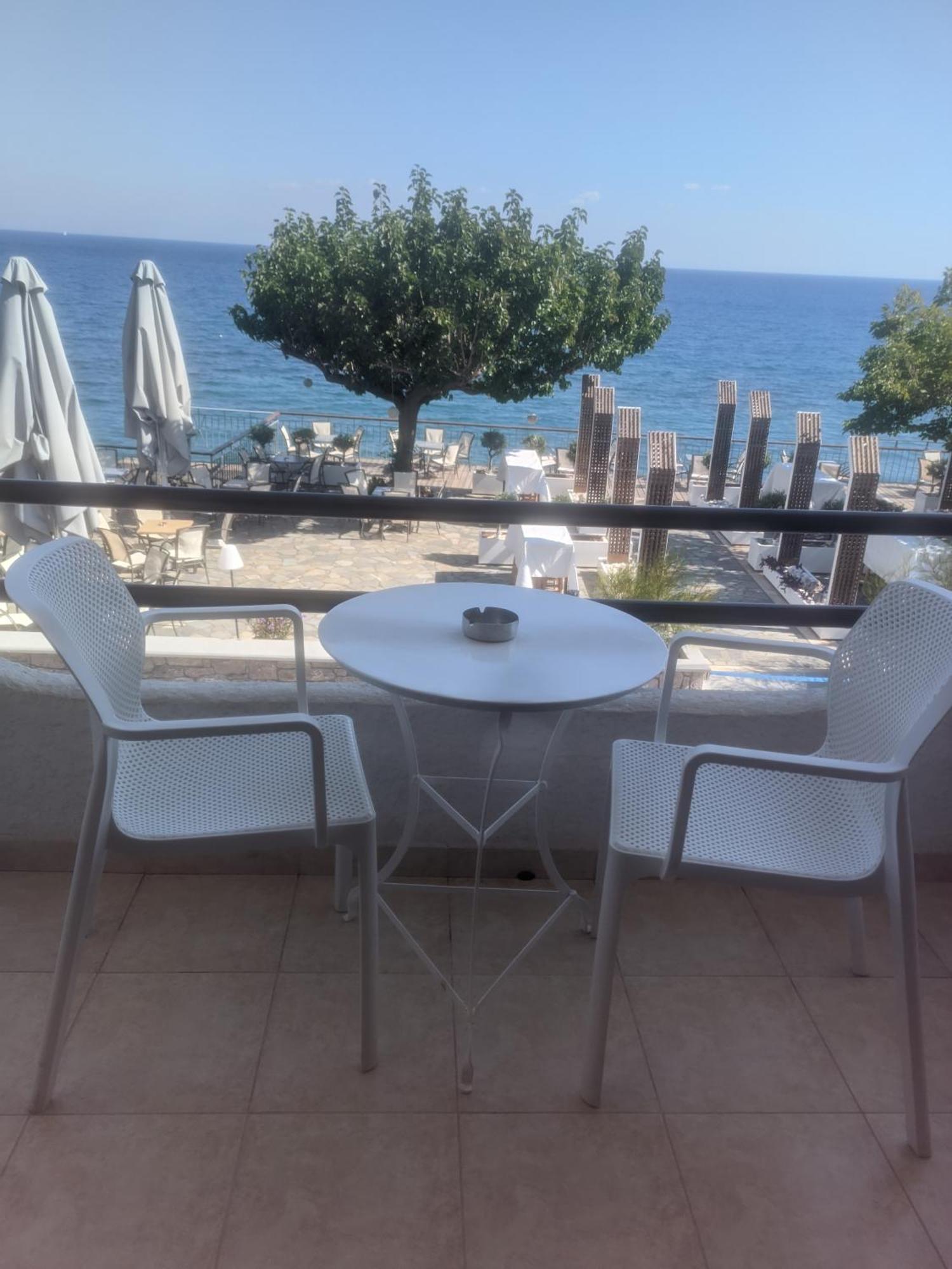 Romanza Rooms Poúlithra Exteriér fotografie