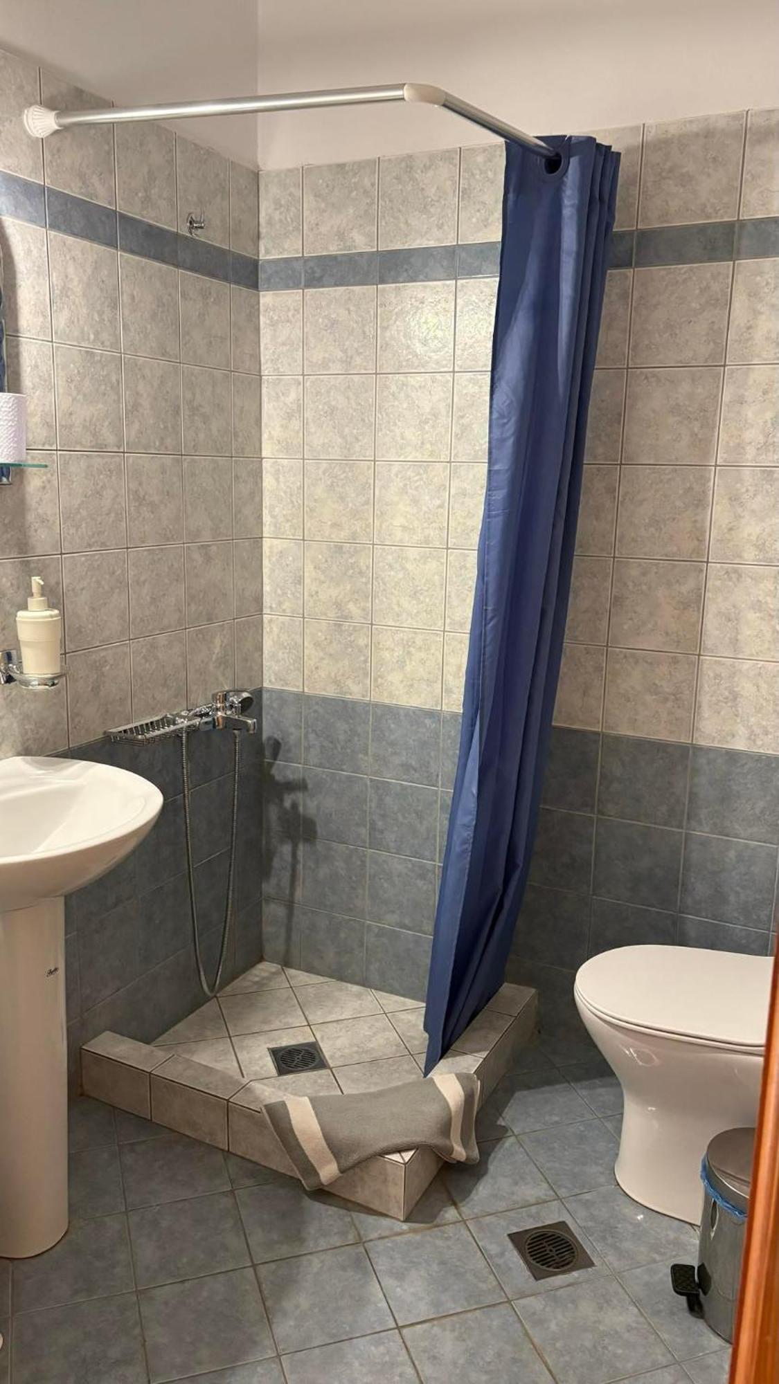 Romanza Rooms Poúlithra Exteriér fotografie
