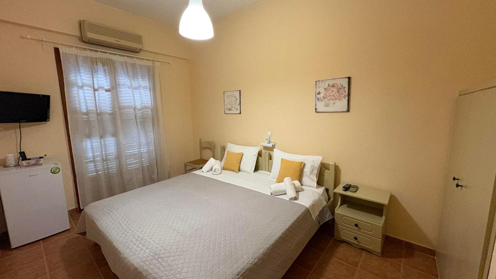 Romanza Rooms Poúlithra Exteriér fotografie