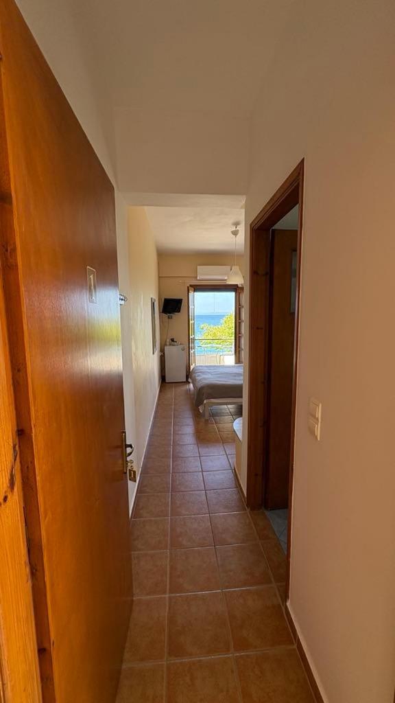 Romanza Rooms Poúlithra Exteriér fotografie